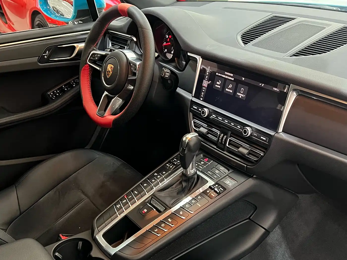 Porsche Macan 2018 Macan 2.0T фото 7