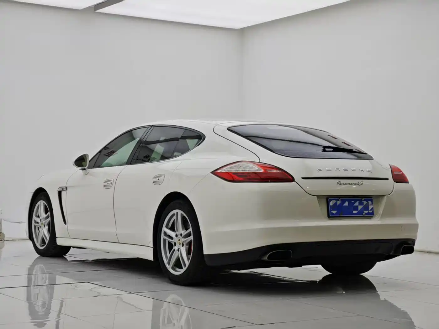 Porsche Panamera 2013 Panamera Platinum Edition 3.6L фото 8