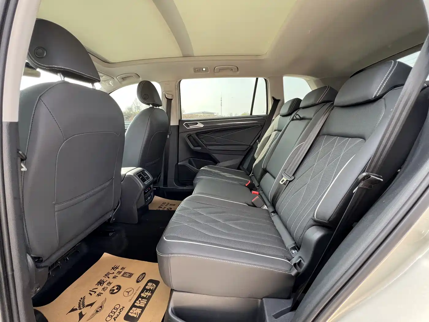 Volkswagen Tiguan L 2022 330TSI Auto 2WD R-Line Premium Edition фото 11