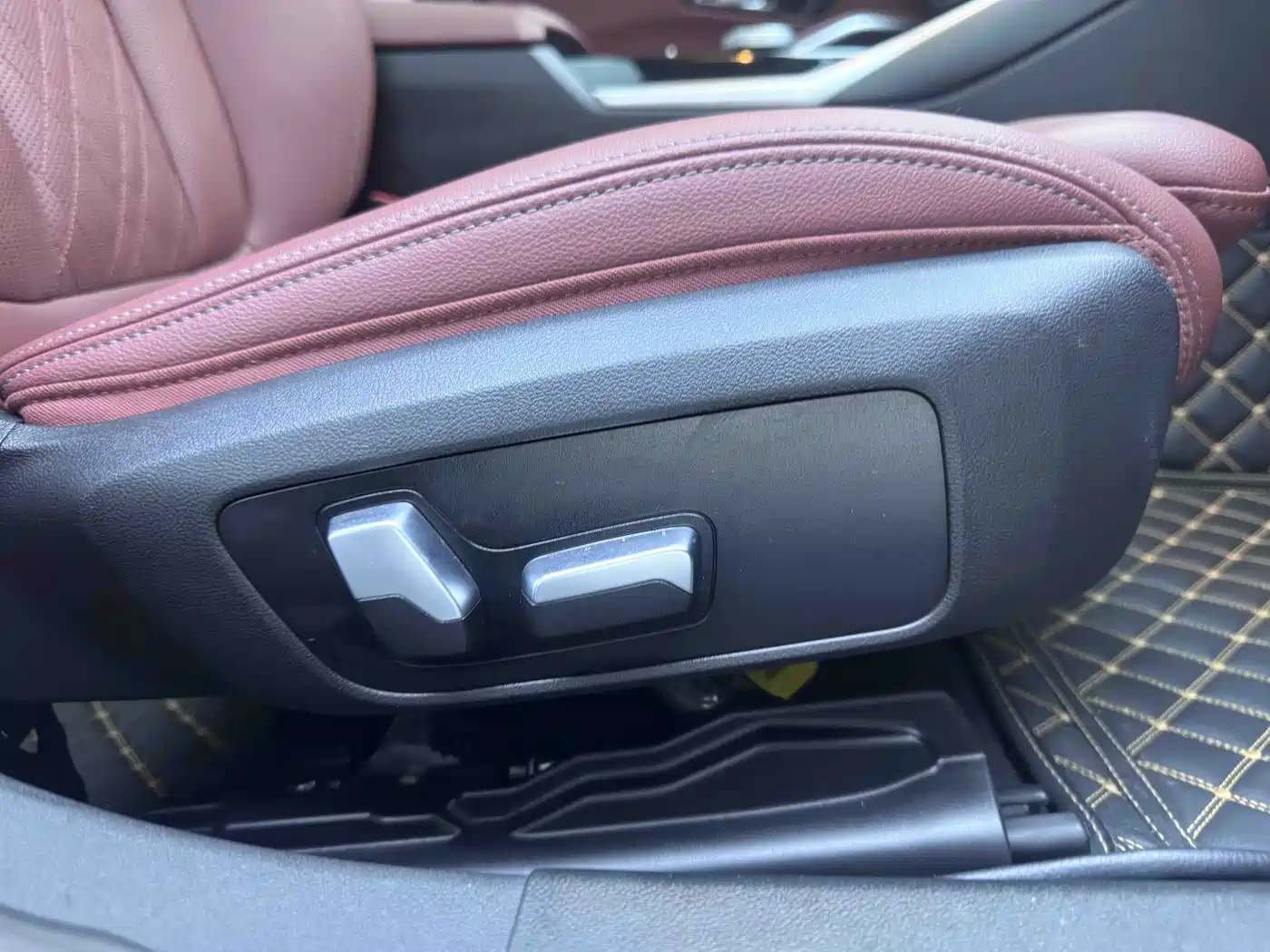 BMW 3 Series 2023 320Li M Sport Package фото 18