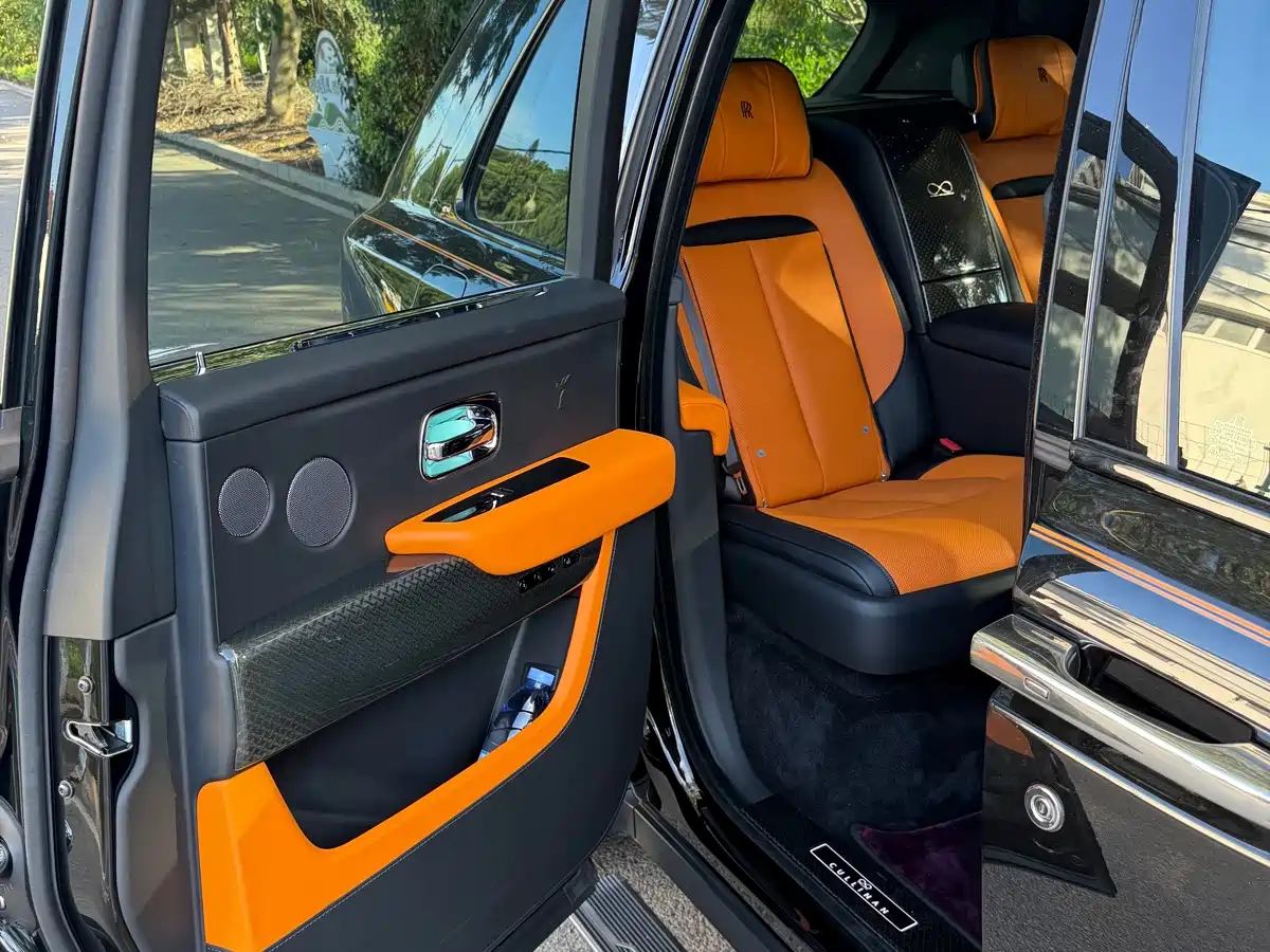 Rolls-Royce Cullinan 2023 2024 Black Badge