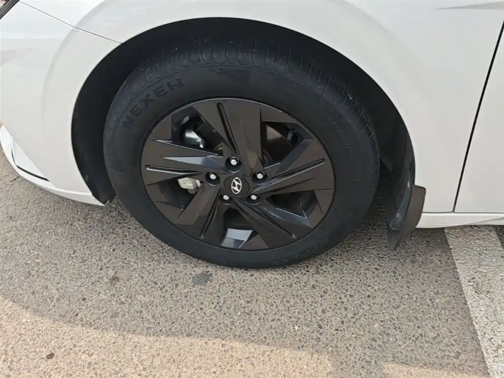 Hyundai Elantra 2022 1.5L CVT GLS Leading Edition фото 23