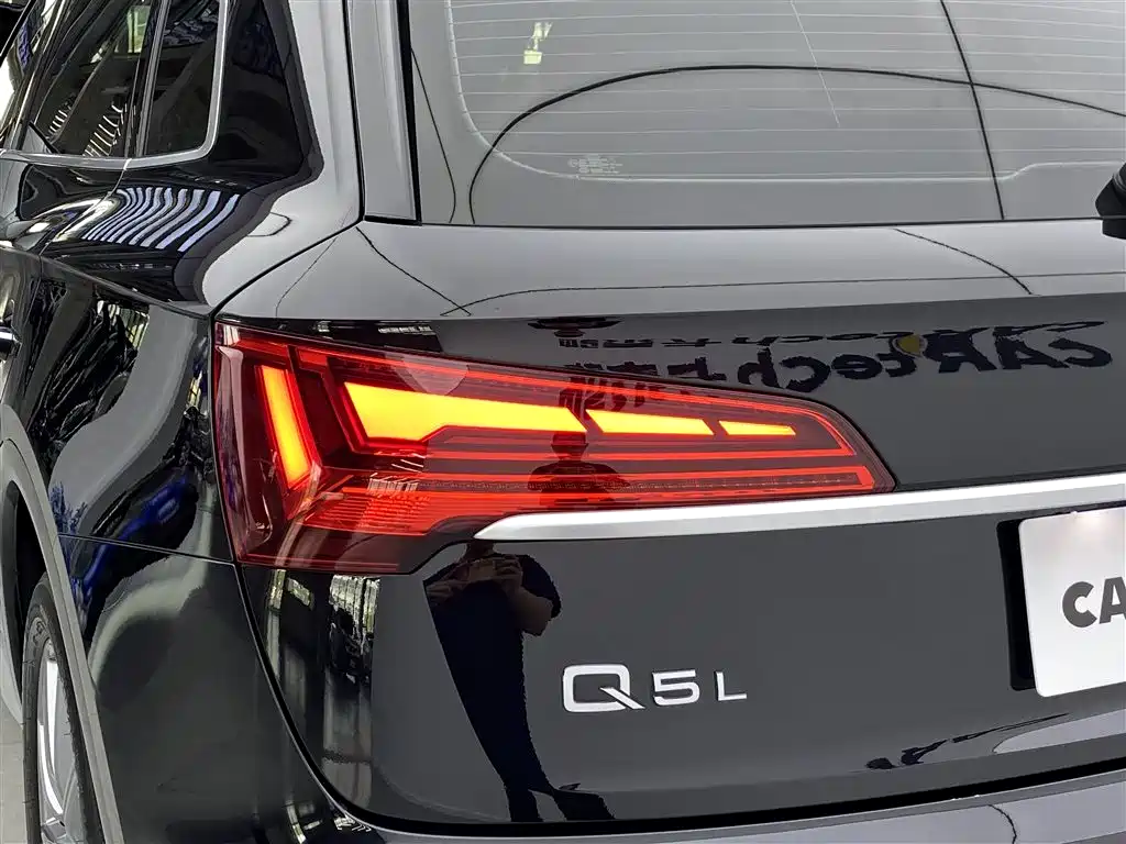 Audi Q5L 2022 40T Luxury Dynamic фото 32