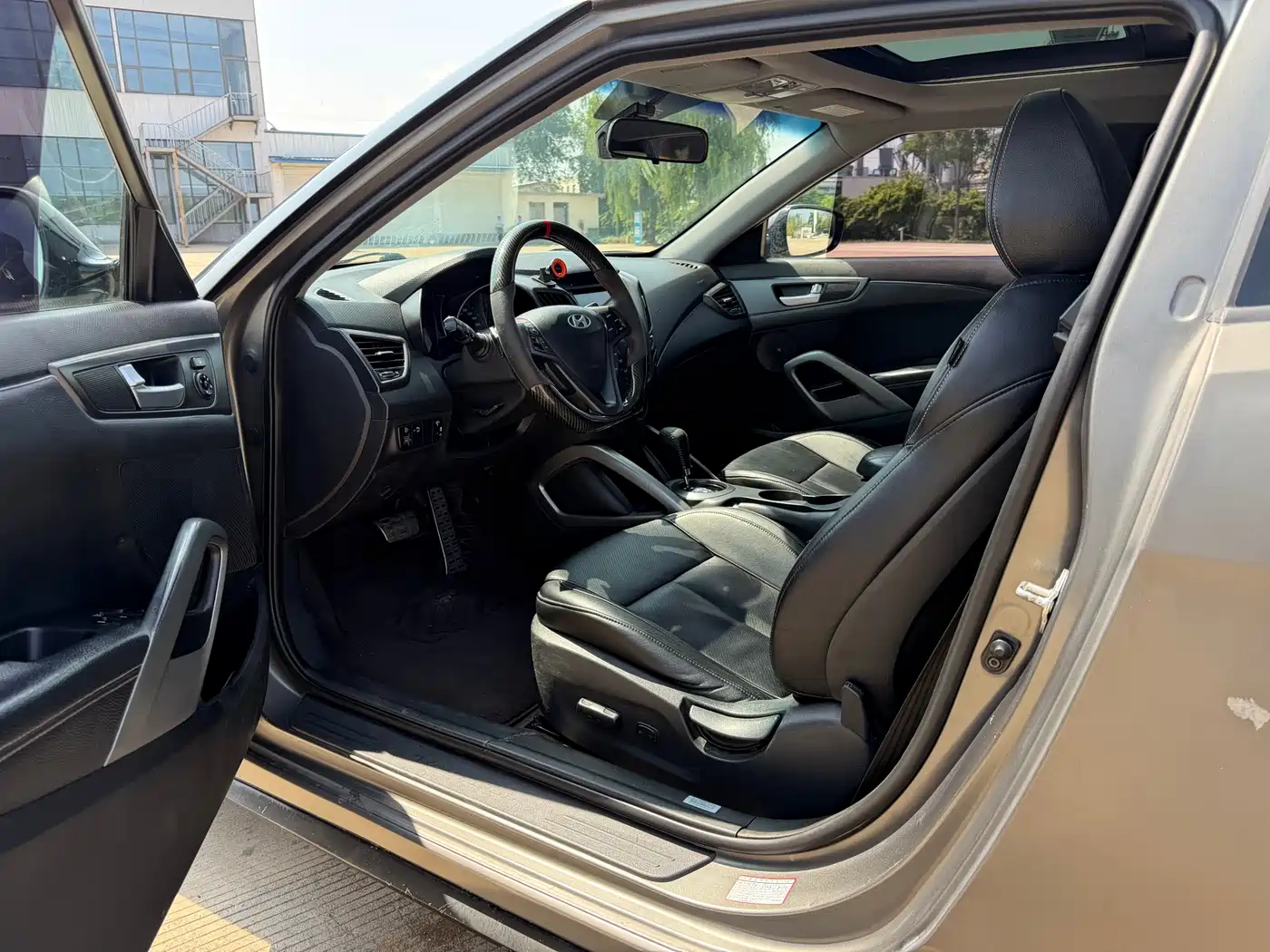 Hyundai Veloster 2012 1.6T Automatic Luxury фото 7