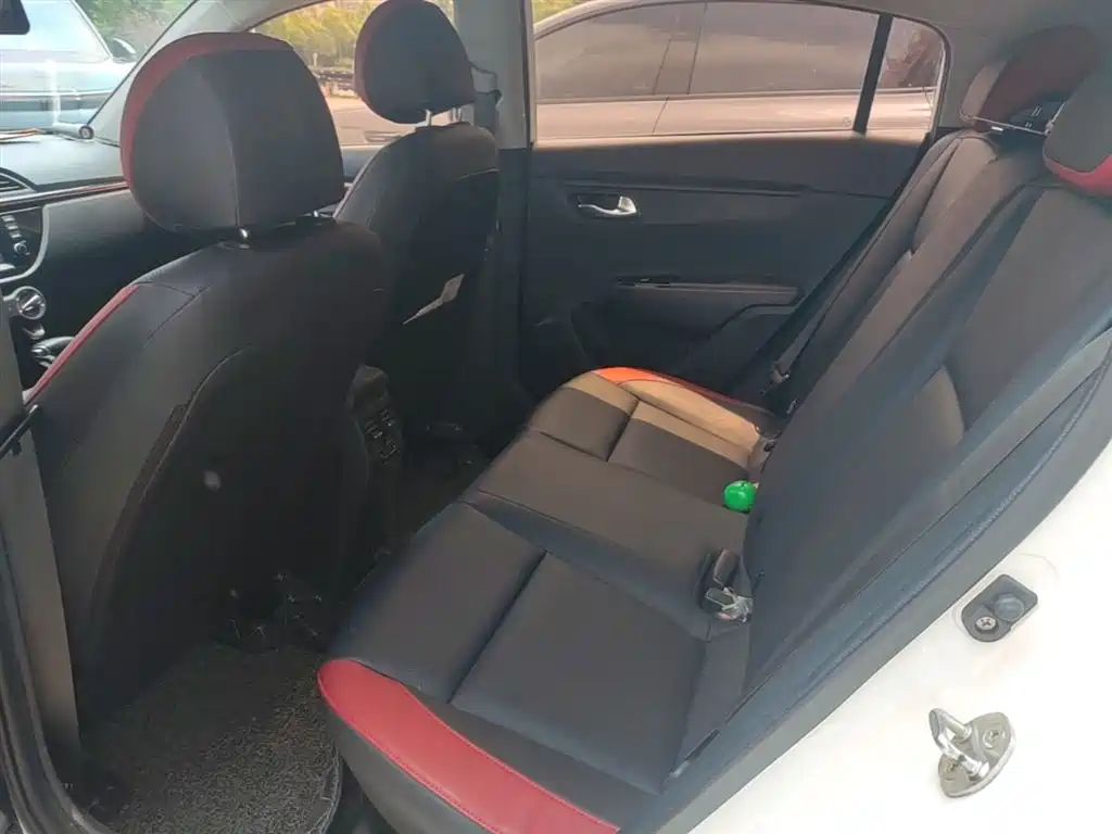 Kia KX CROSS 2018 1.6L Automatic Smart Sunroof Edition фото 17