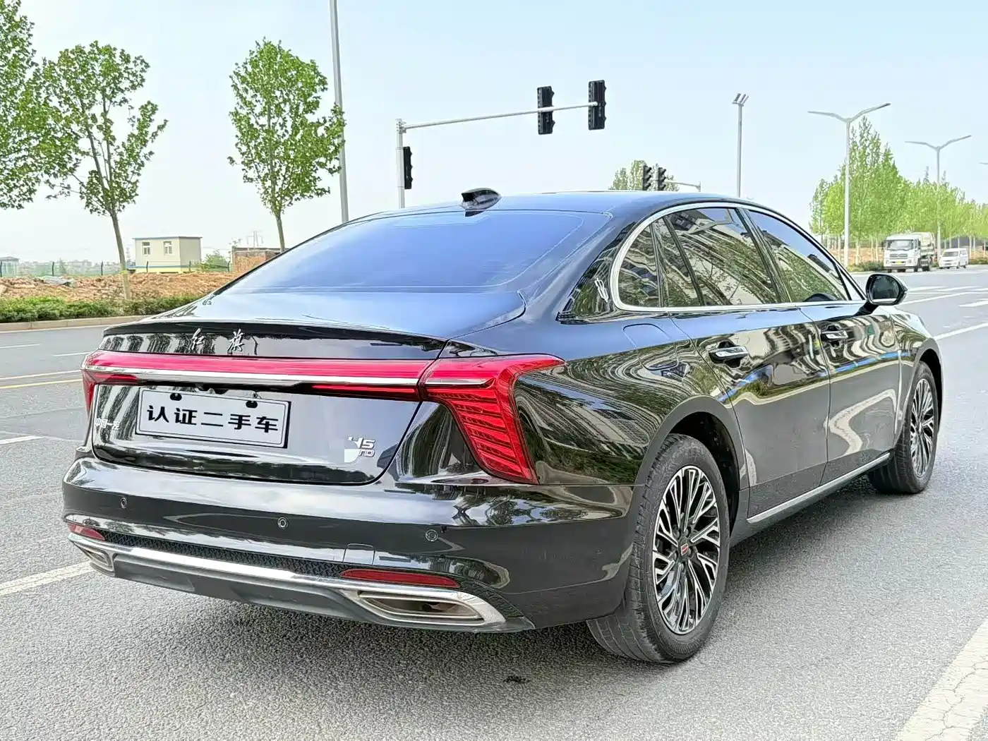 Hongqi H5 2024 2.0T Automatic Smart Connect Flag Smooth Edition фото 9