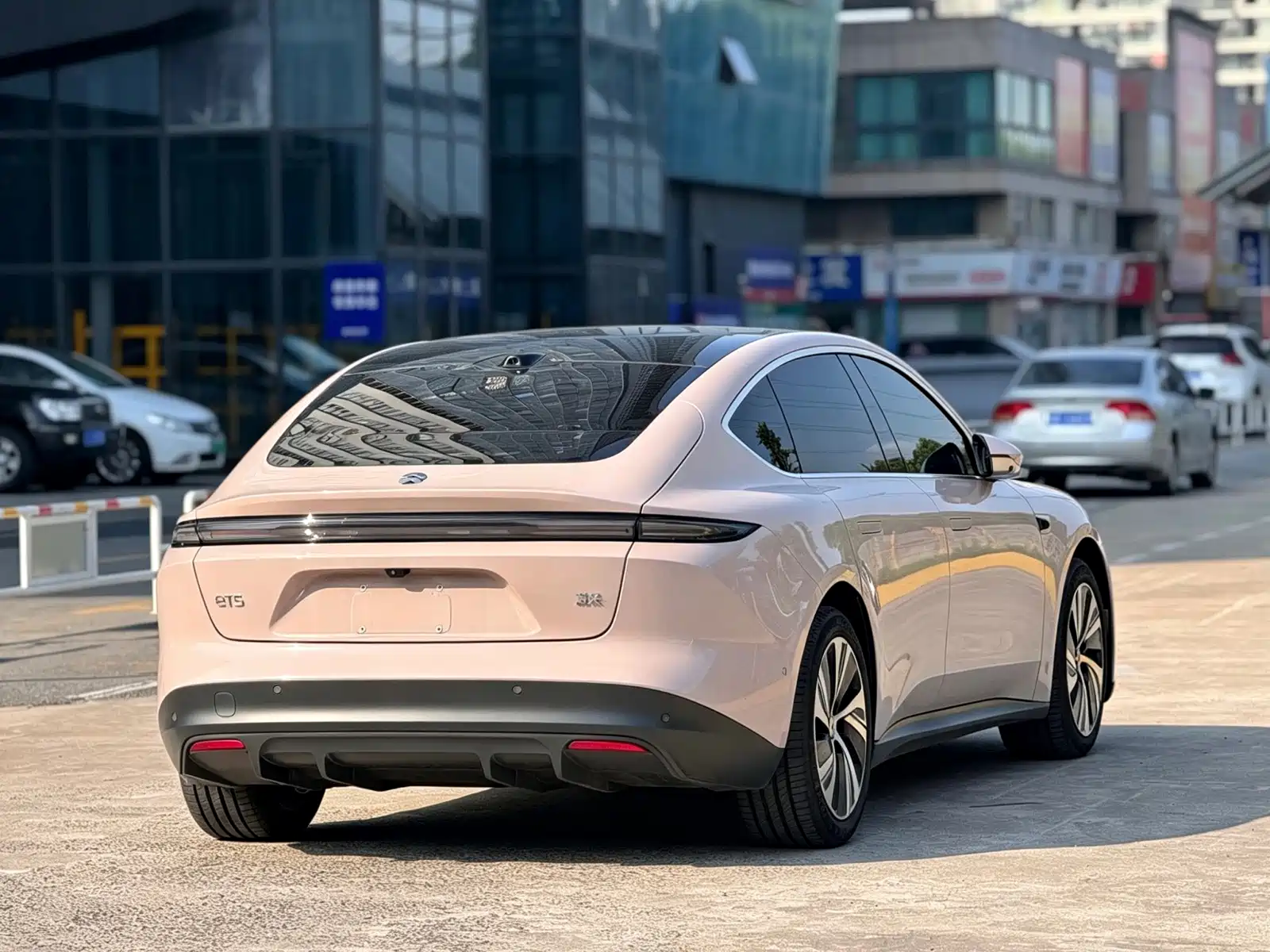 Фото 4 - NIO ET5