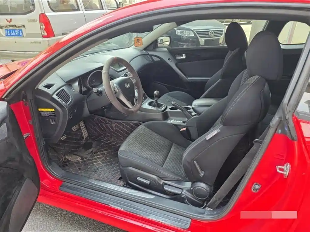 Hyundai Genesis Coupe 2009 2.0T Manual Cool Edition фото 4