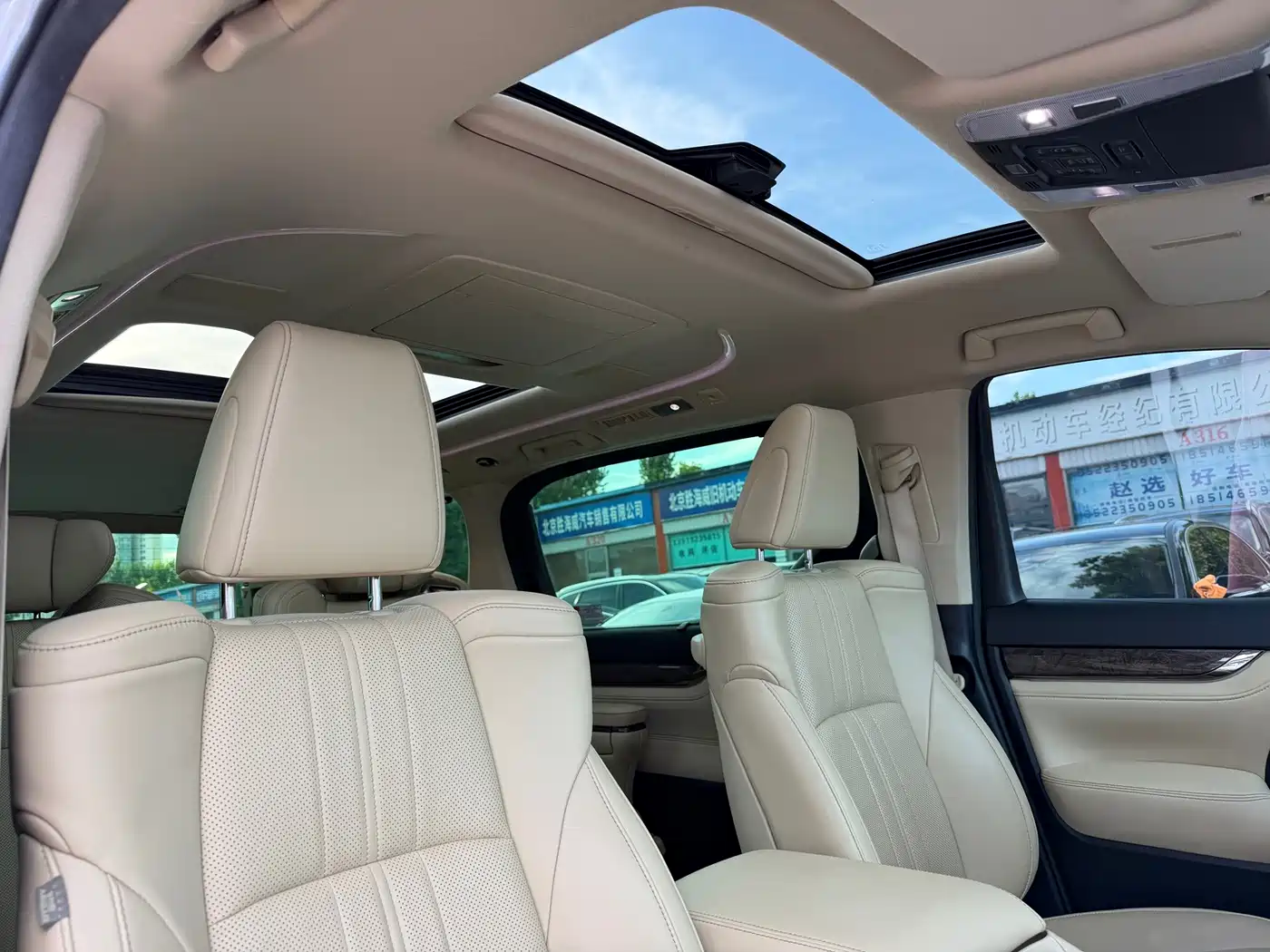 Toyota Vellfire 2022 2021 Crown Hybrid 2.5L HV Premium Edition