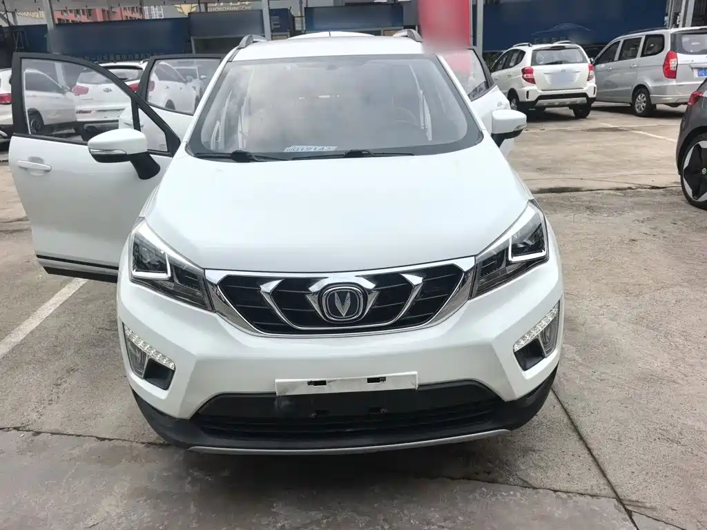 Фото 3 - Changan CS15