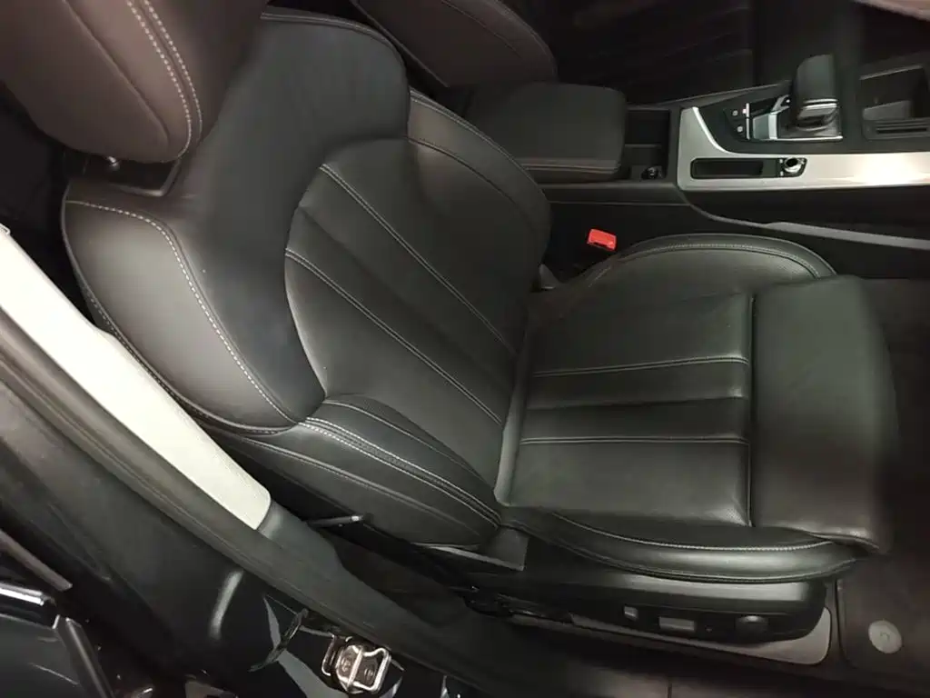 Photo 25 - Audi A4L