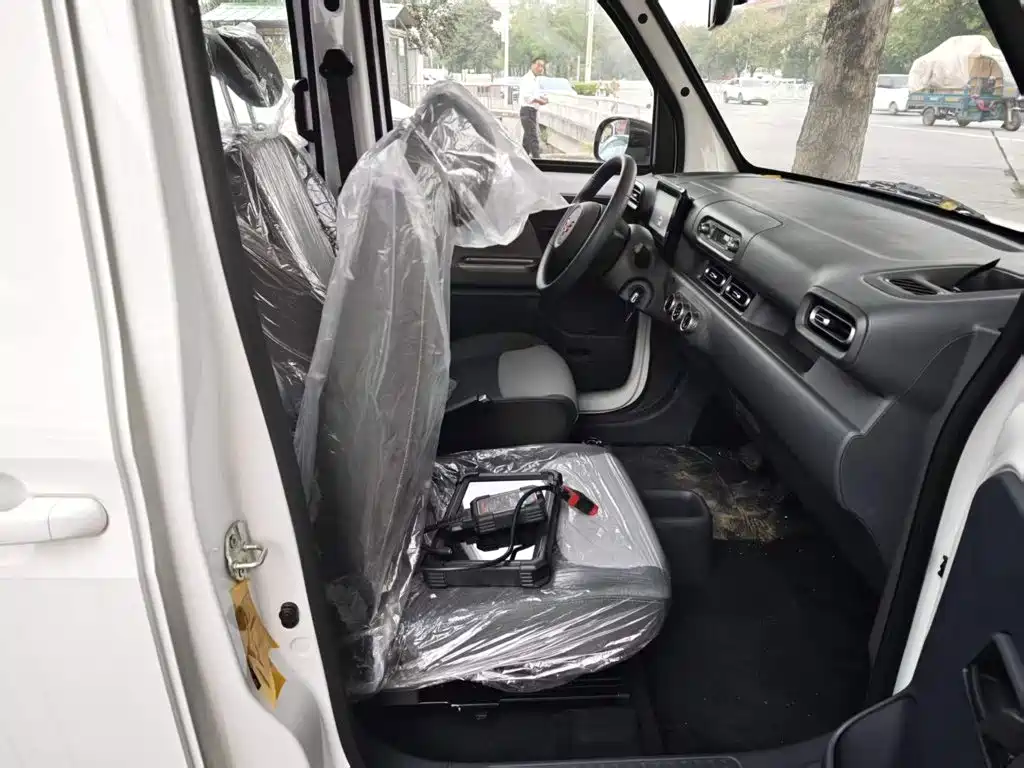 صورة 25 - Wuling Motors Wuling Zhiguang NEV