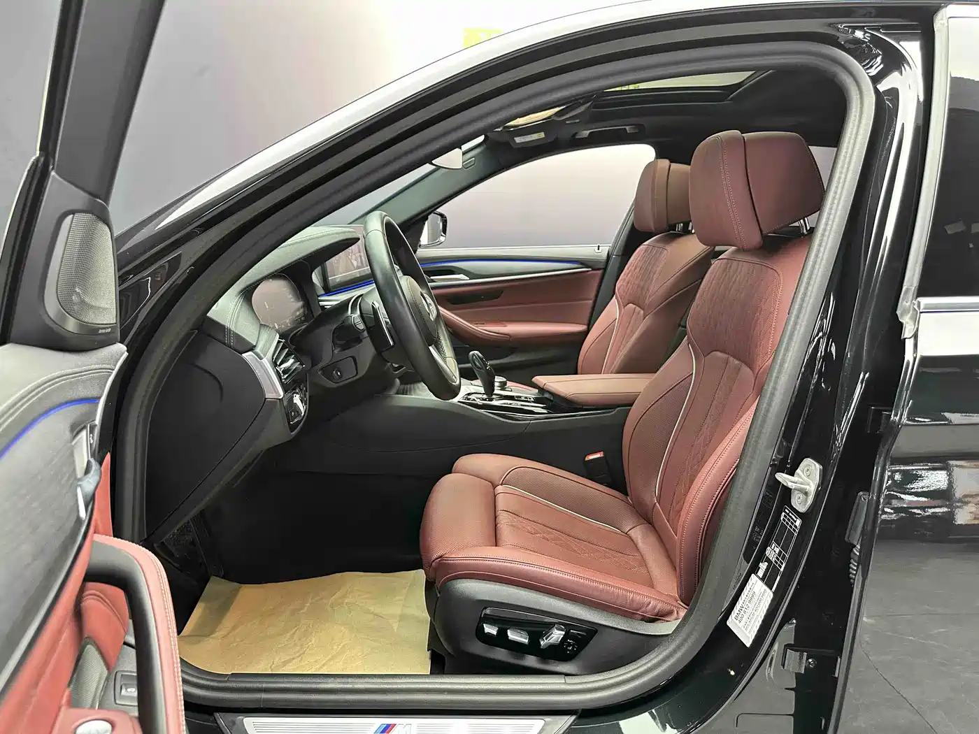 BMW 5 Series 2023 530Li Premium M Sport Package фото 9