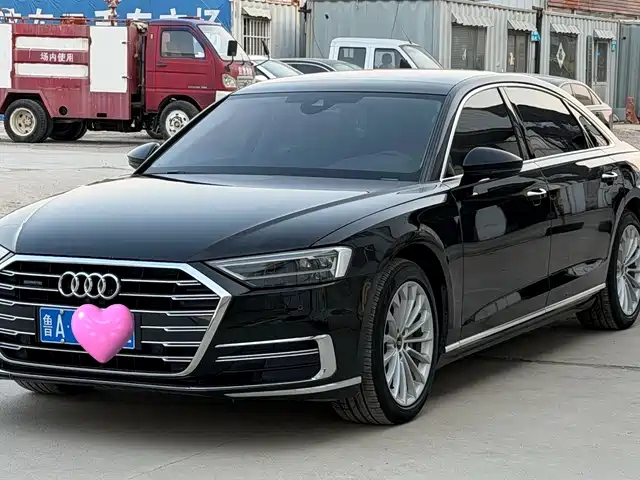AUDI A8