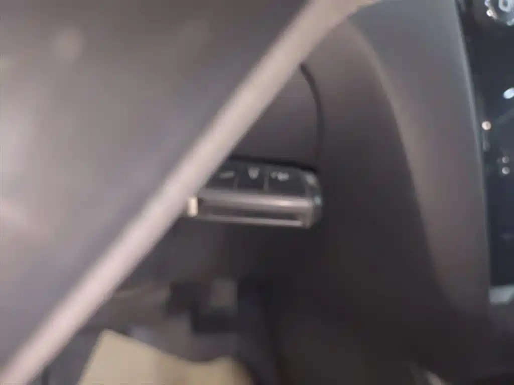 Škoda Octavia 2018 1.6L Automatic Comfort фото 9