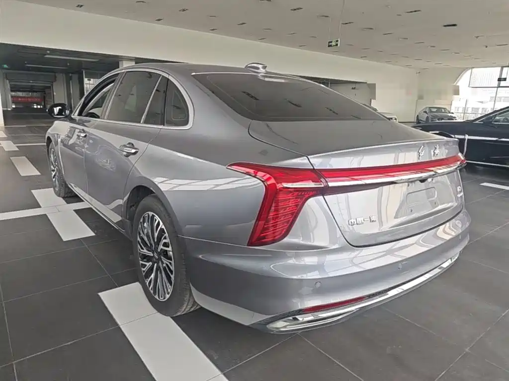 Hongqi H5 2024 2.0T Automatic Smart Connect Flag Smooth Edition фото 5