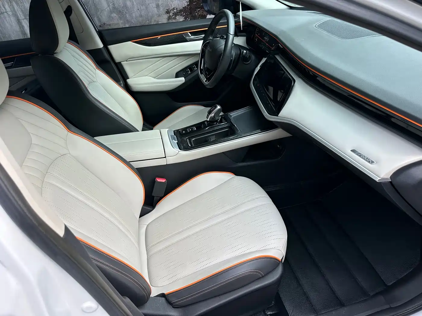 Dongfeng Aeolus Yixuan MAX 2022 2021 1.5T Super Cool Dad Edition