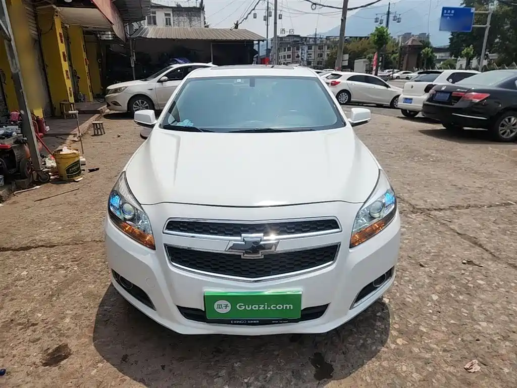 Chevrolet Malibu 2013 2.0L Automatic Luxury Edition фото 3