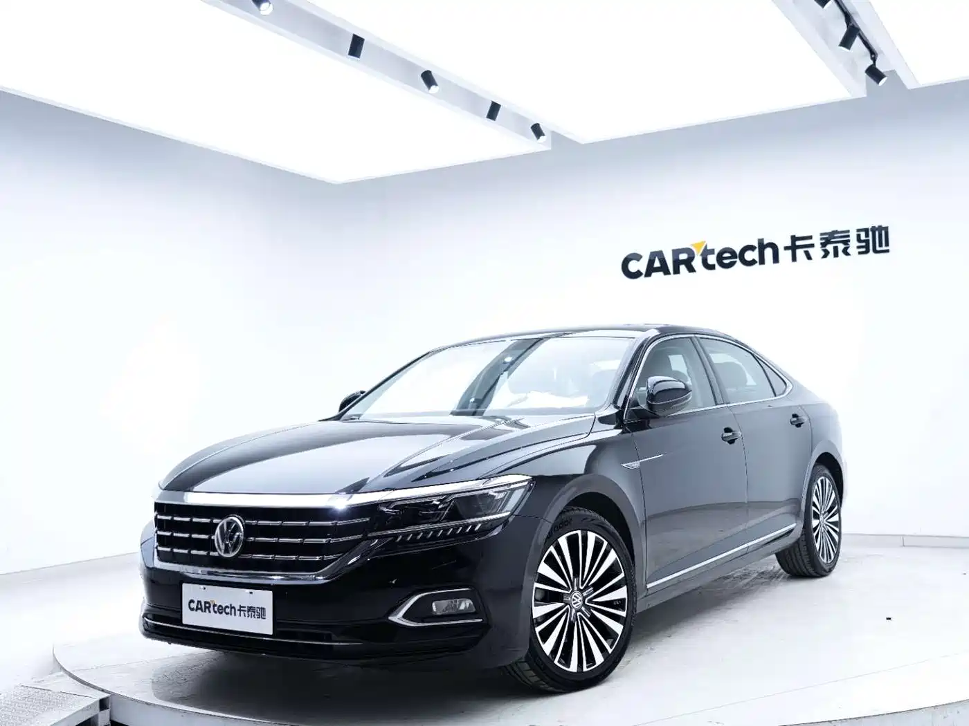 Volkswagen Passat 2019 330TSI Luxury Edition China VI фото 9