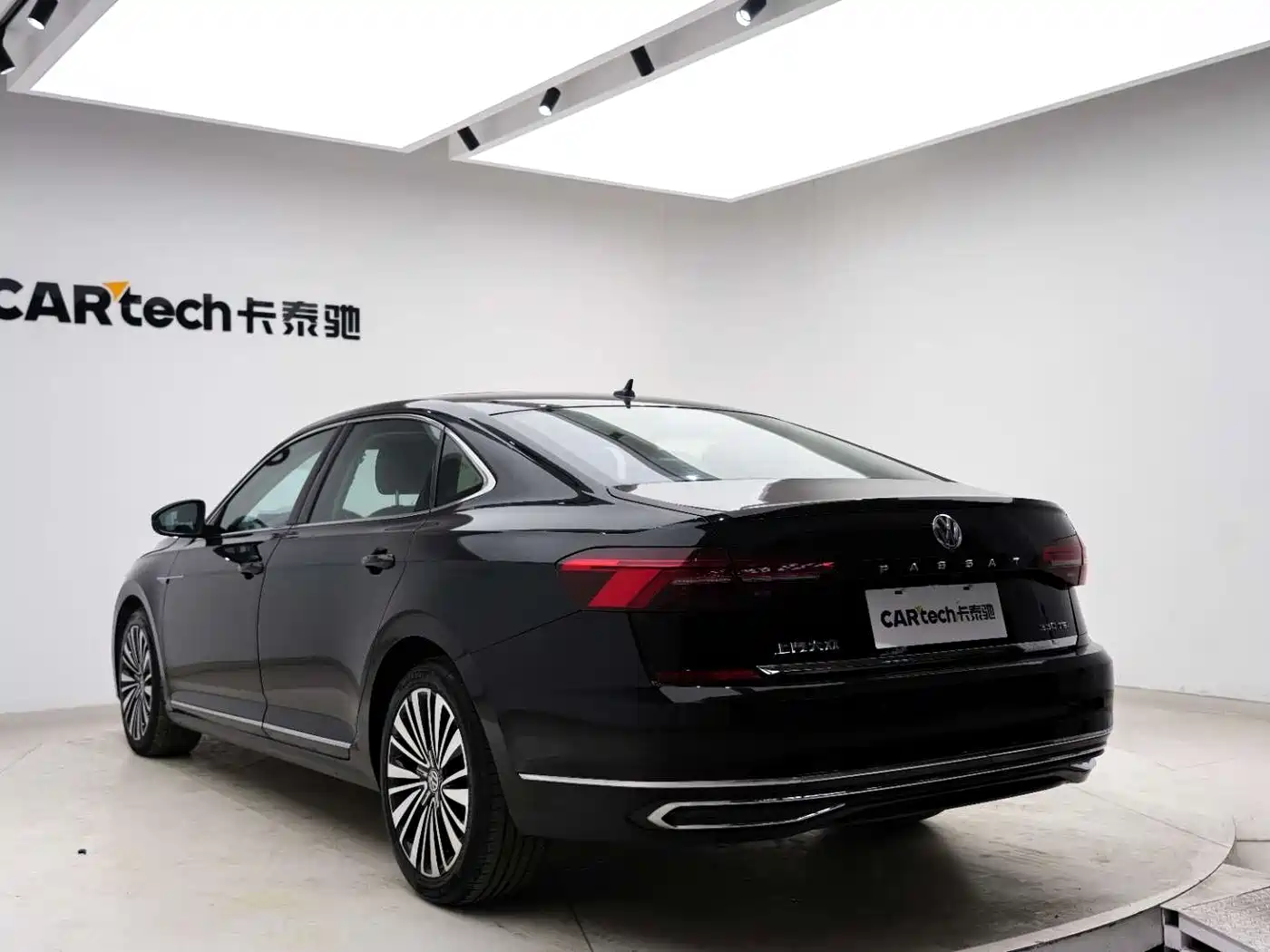 Volkswagen Passat 2019 330TSI Luxury Edition China VI фото 15
