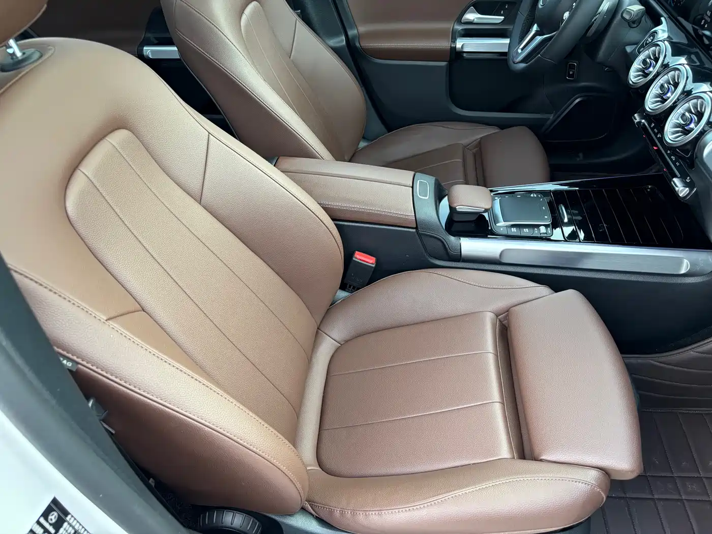 Mercedes-Benz GLB 2022 Model GLB 200 Dynamic Edition фото 14