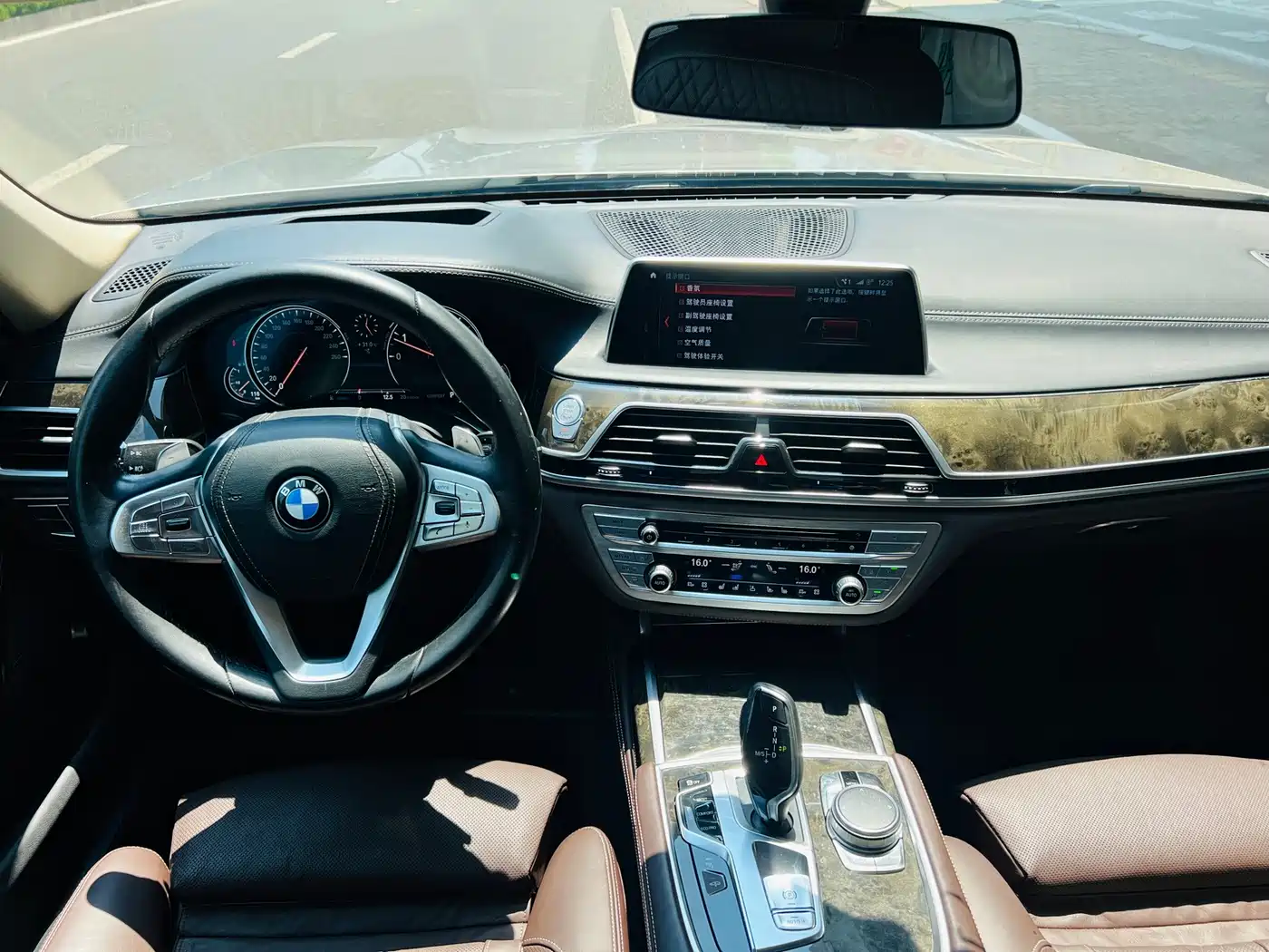 Фото 10 - BMW 7 Series