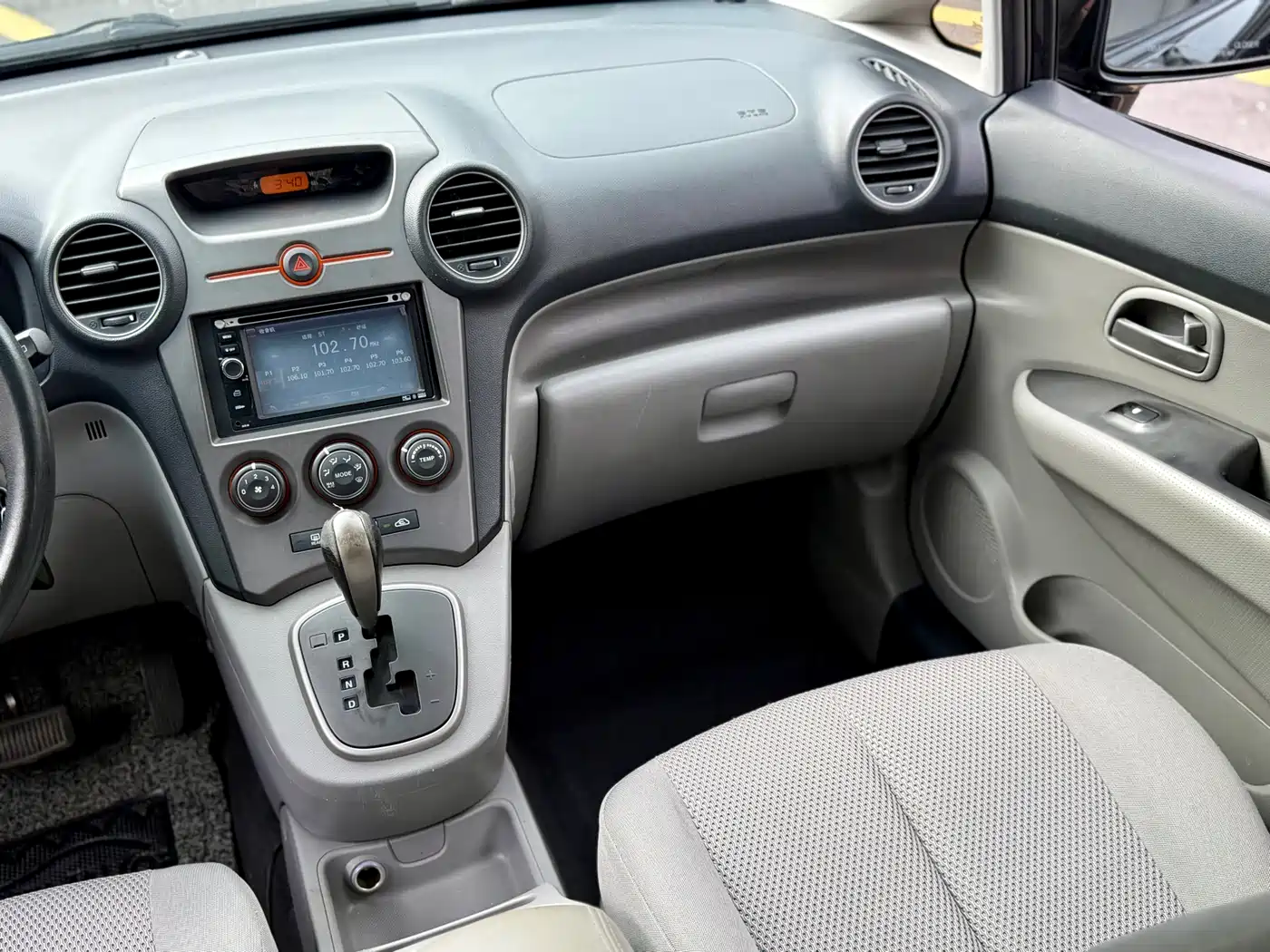 Kia Carens 2011 2.0L 7-Seater Automatic Luxury фото 18