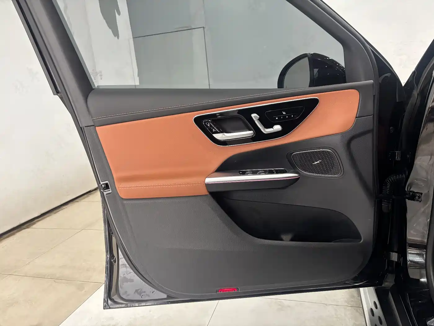 Mercedes-Benz GLC 2024 Facelift GLC 300 L 4MATIC Sport 7-seater фото 9