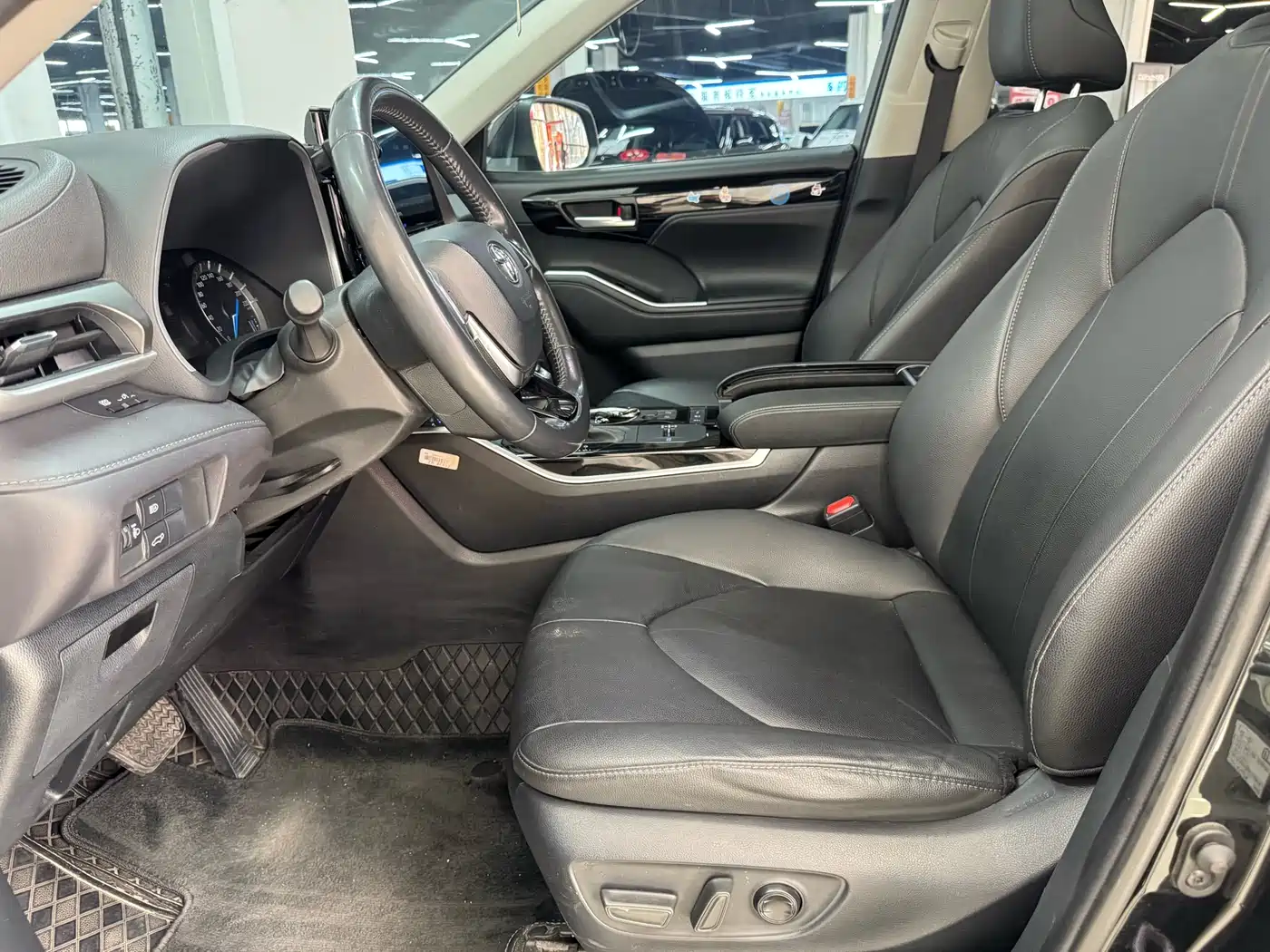 TOYOTA HIGHLANDER