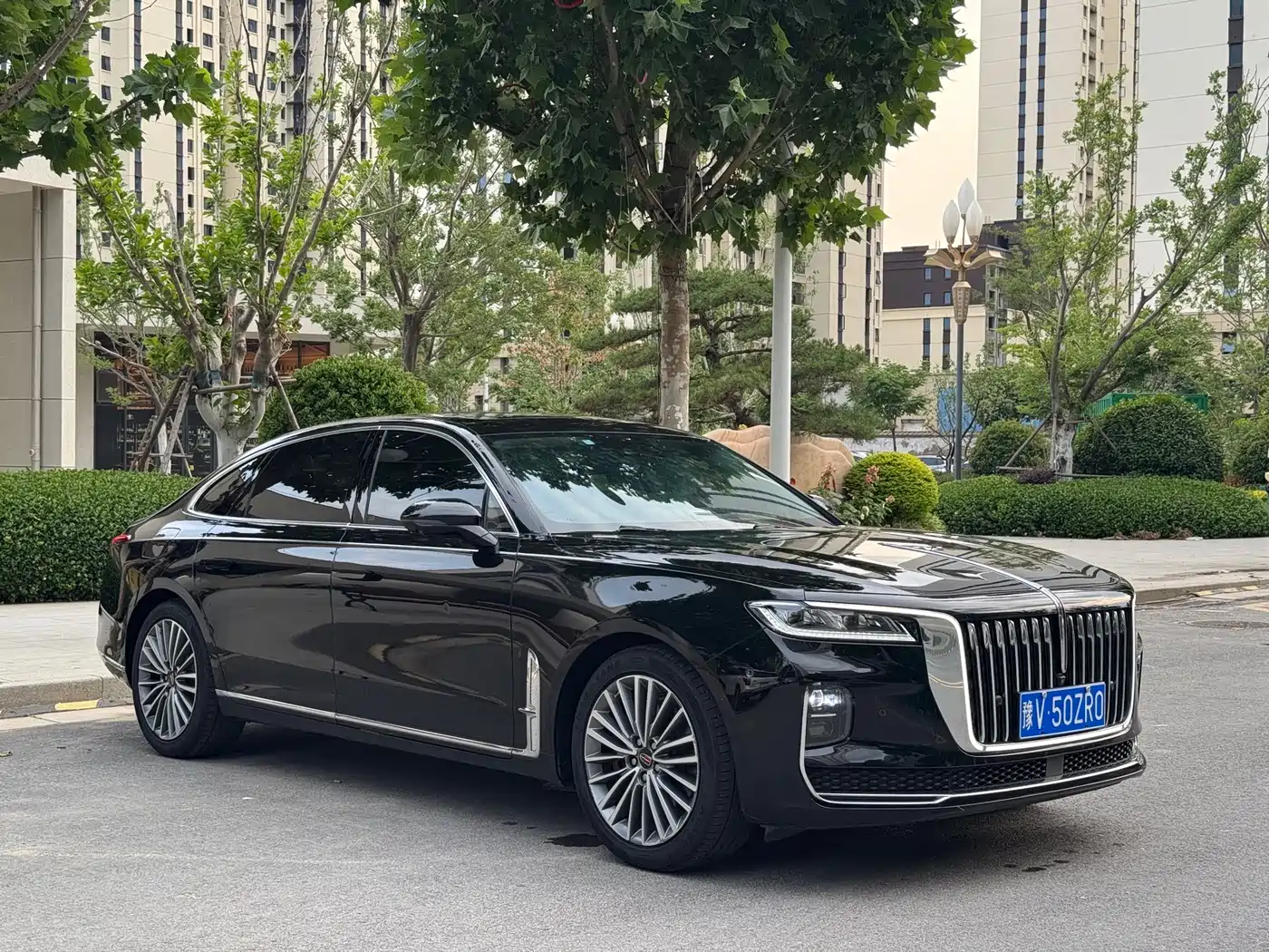 Hongqi H9 2022 2.0T Smart Connect Flag Smooth Edition фото 3