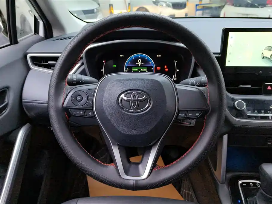 Toyota Frontlander 2024 2.0L CVT Elite Plus Edition фото 15