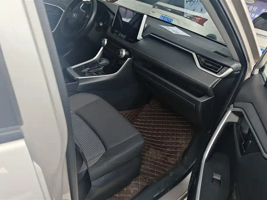 Toyota Wildlander 2022 Hybrid 2.5L E-CVT FWD Leading Edition фото 8
