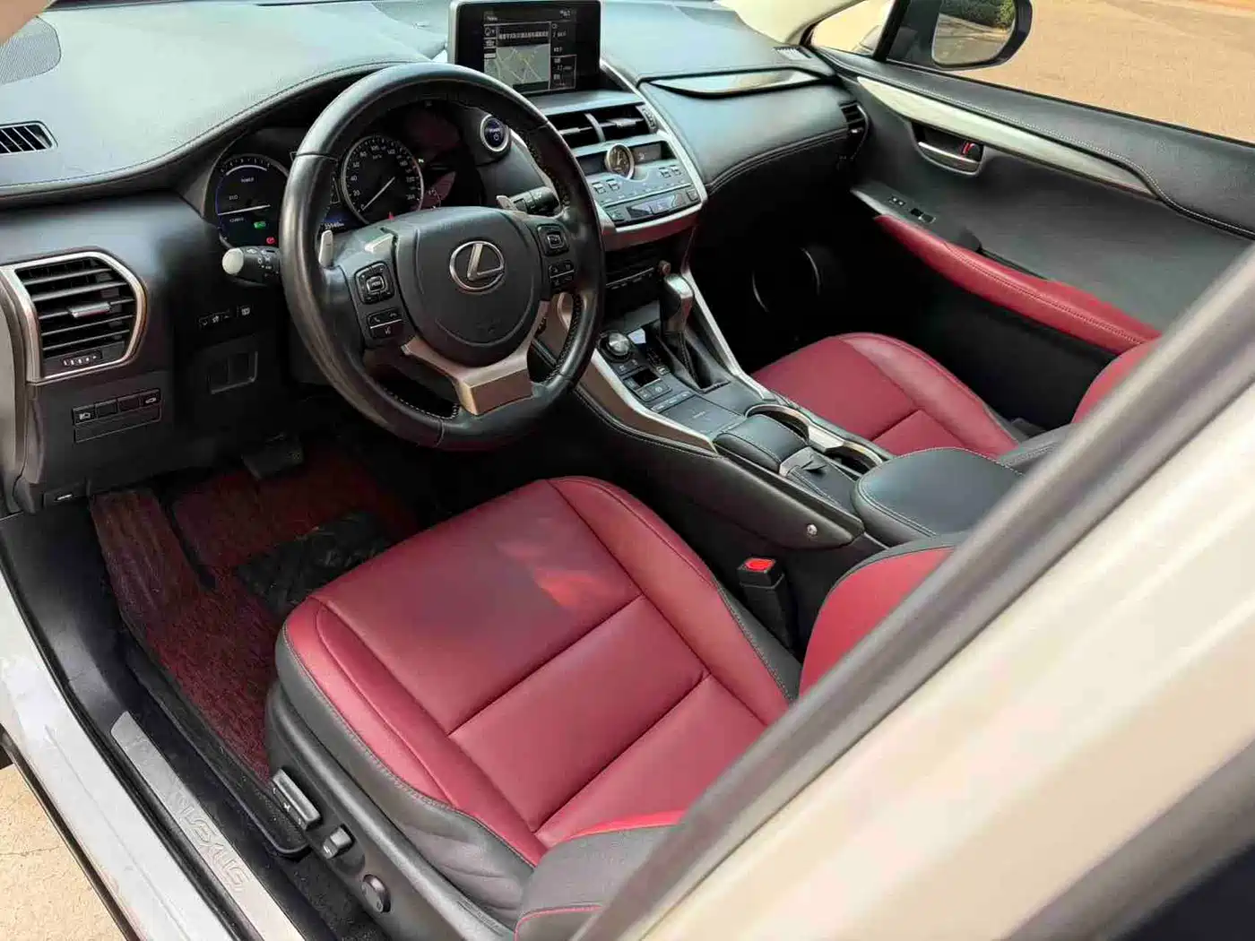 Фото 8 - Lexus NX
