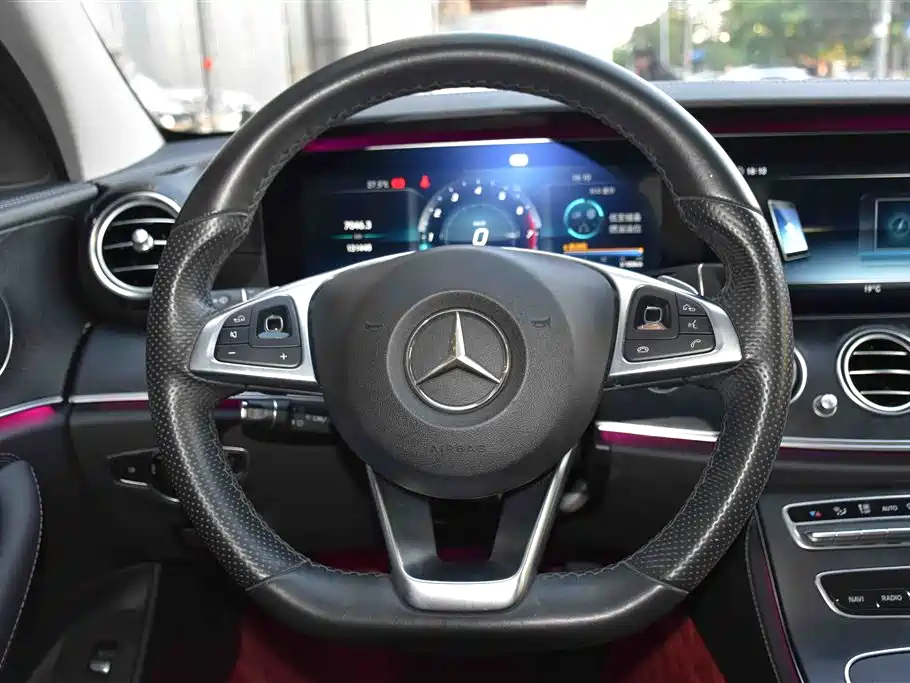 Mercedes-Benz E-Class 2018 E 200 L Sport фото 17