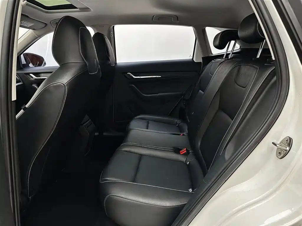 Škoda Kamiq 2022 1.5L Automatic Comfort Edition фото 21