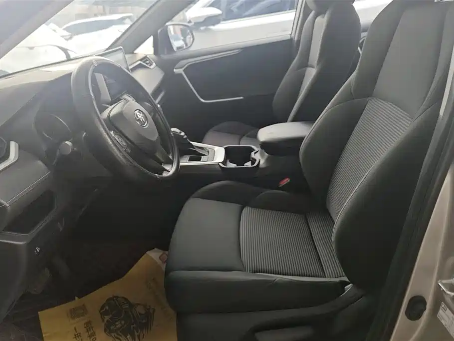 Toyota Wildlander 2022 Hybrid 2.5L E-CVT FWD Leading Edition фото 9