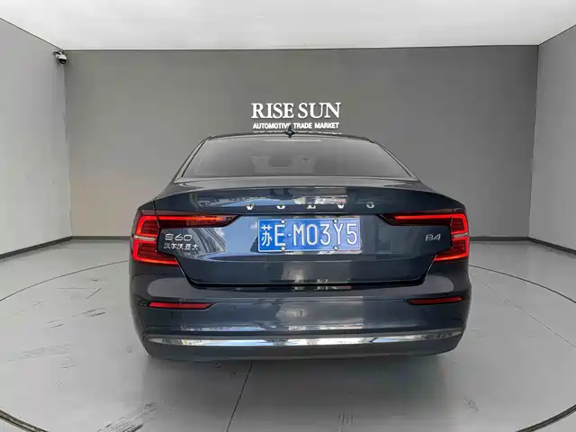 Volvo S60 2023 B4 Smart Vision Luxury Edition — фото 5