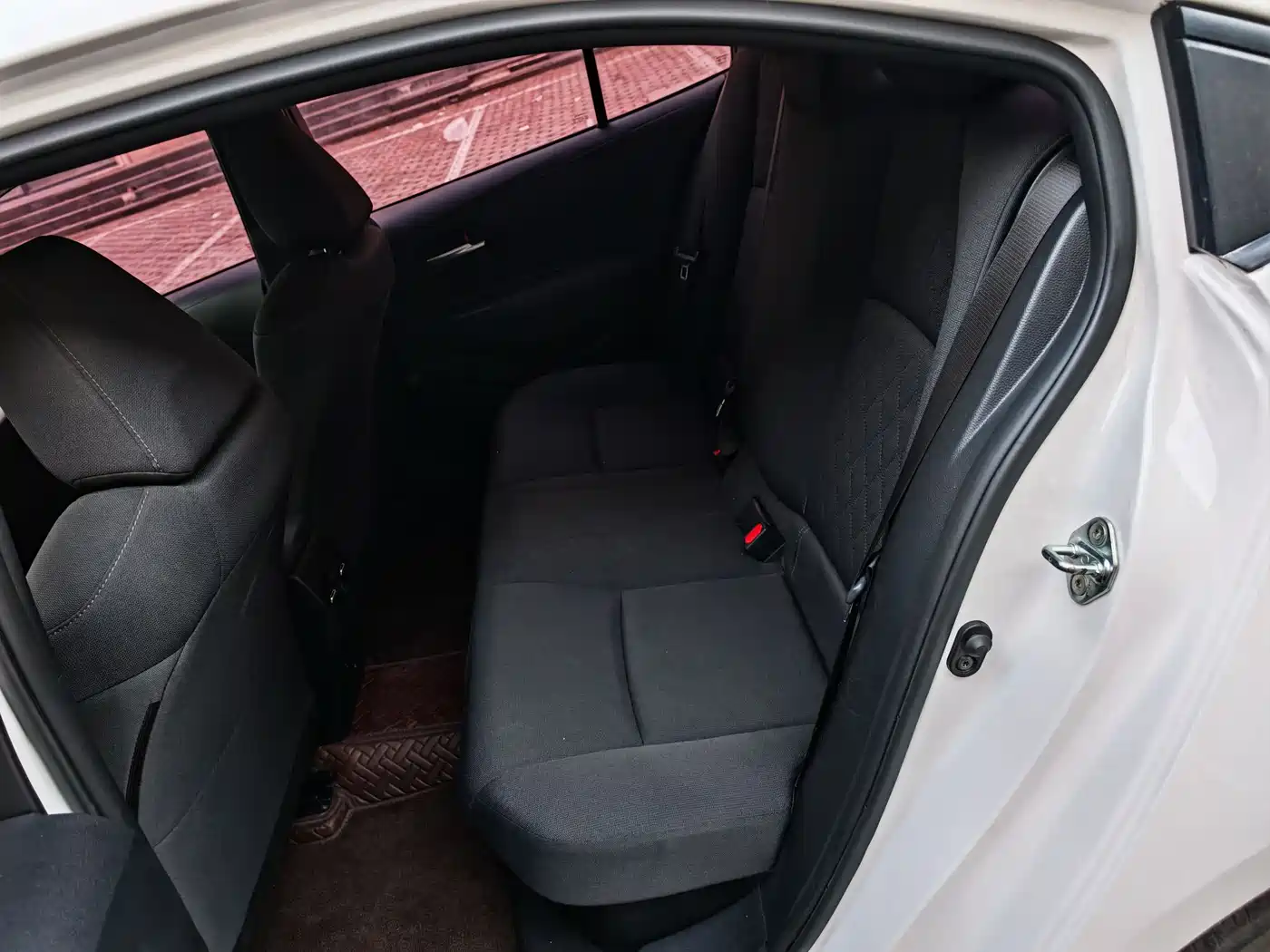 Toyota Corolla 2021 Hybrid 1.8L E-CVT Pioneer Edition фото 9
