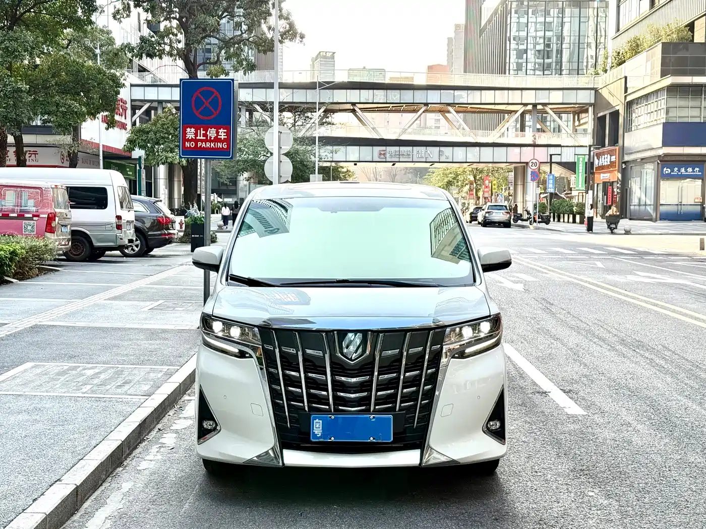 Toyota Alphard 2018 Facelift 3.5L Luxury Edition фото 3