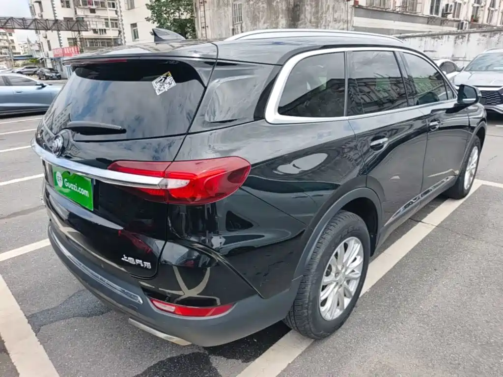 Фото 7 - Buick Enclave