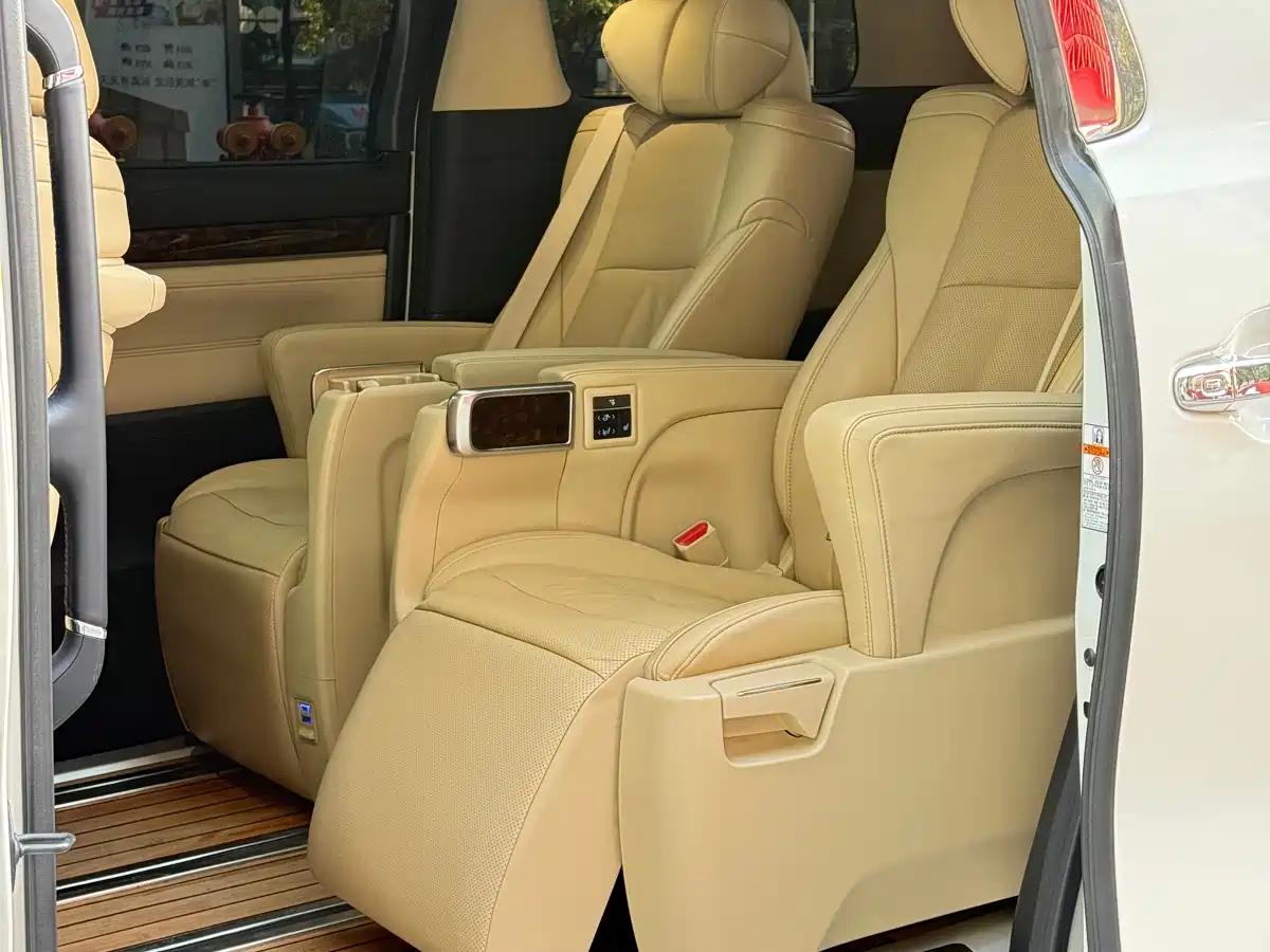 Toyota Alphard 2018 Facelift 3.5L Luxury Edition фото 17