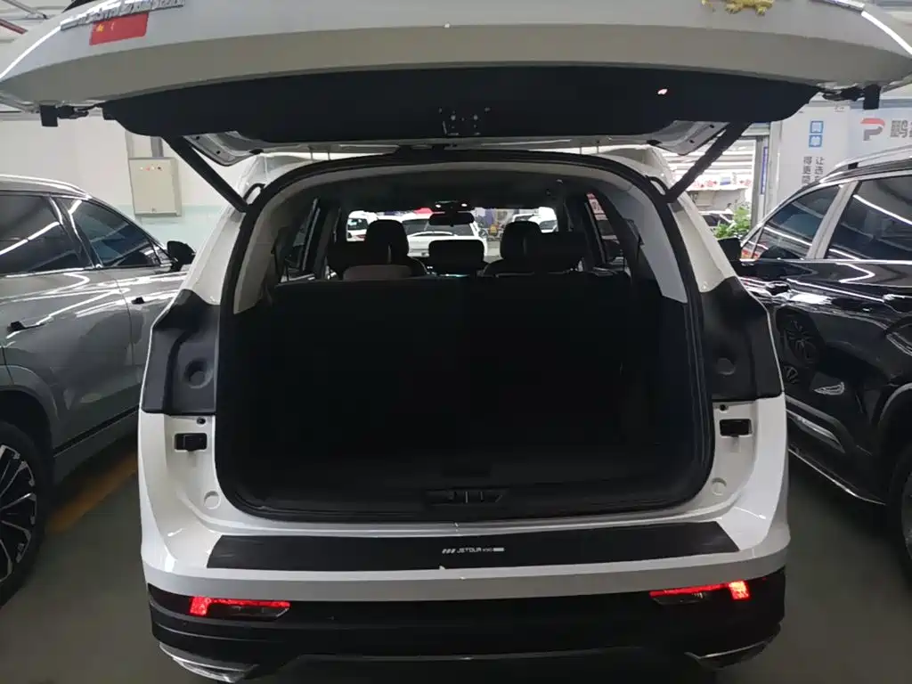 Jetour X90 PLUS 2023 2023 Facelift 1.6TD DCT Villa 7-seater