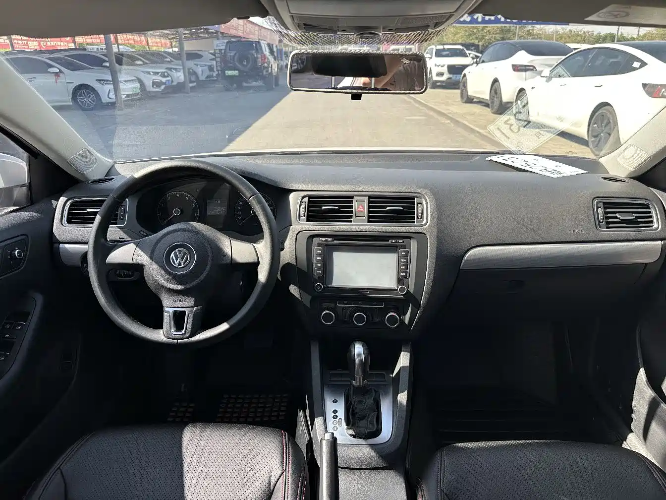 Volkswagen Sagitar 2014 Facelift 1.6L Automatic Comfort фото 4