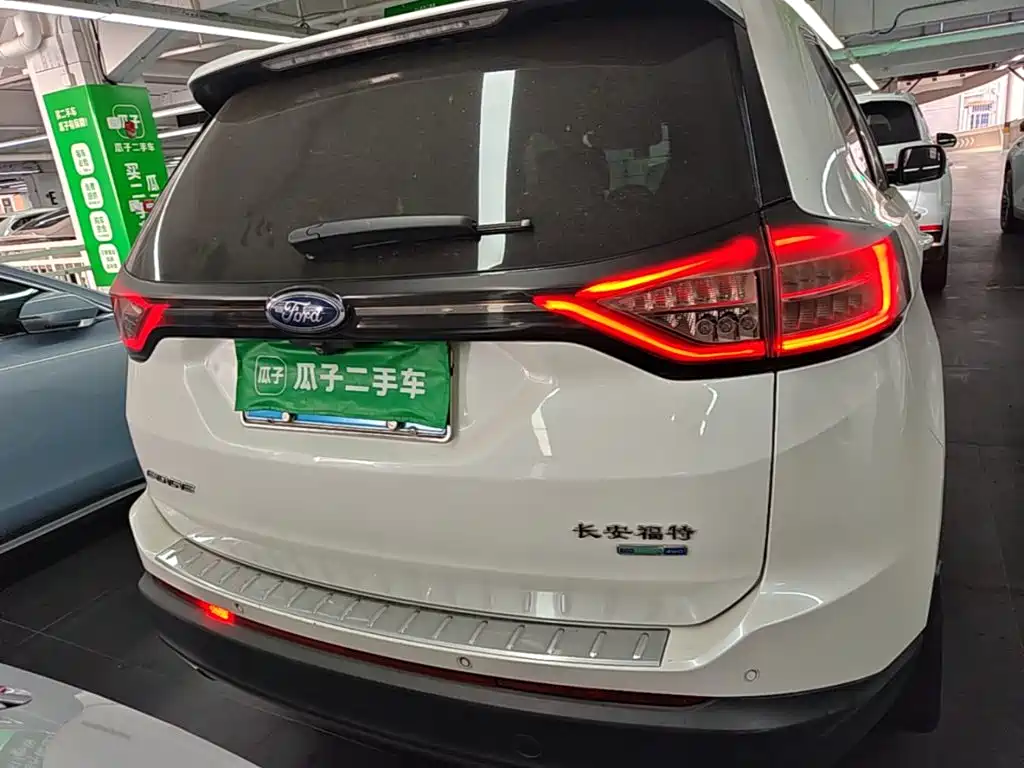 صورة 6 - Ford Edge