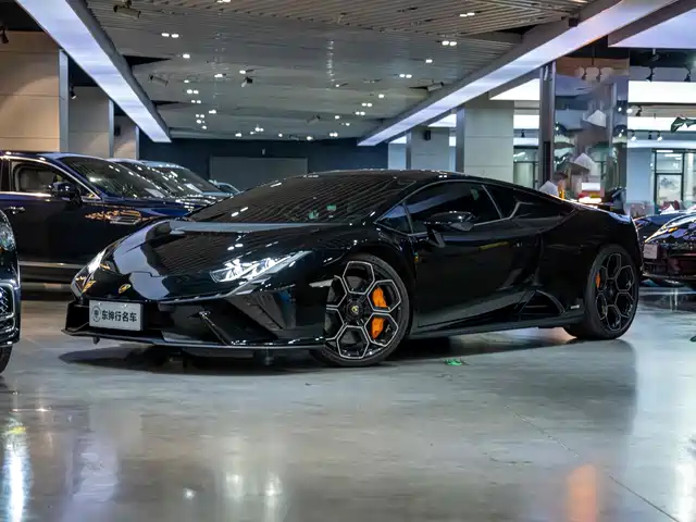LAMBORGHINI HURACÁN 2025