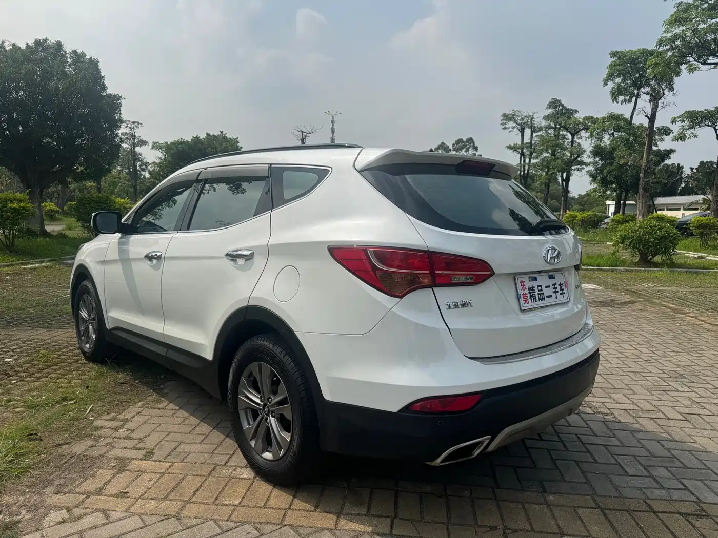 Hyundai Santa Fe 2015 2.4L Automatic 4WD Smart 5-seater фото 6