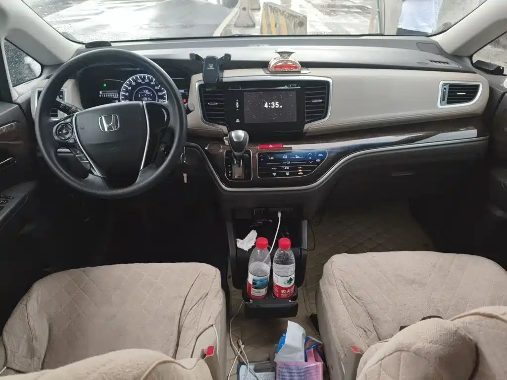 Фото 13 - Honda Odyssey