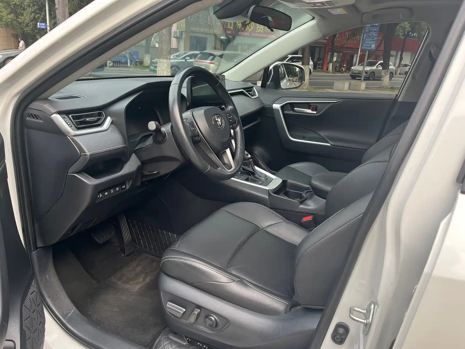 Фото 4 - Toyota Wildlander