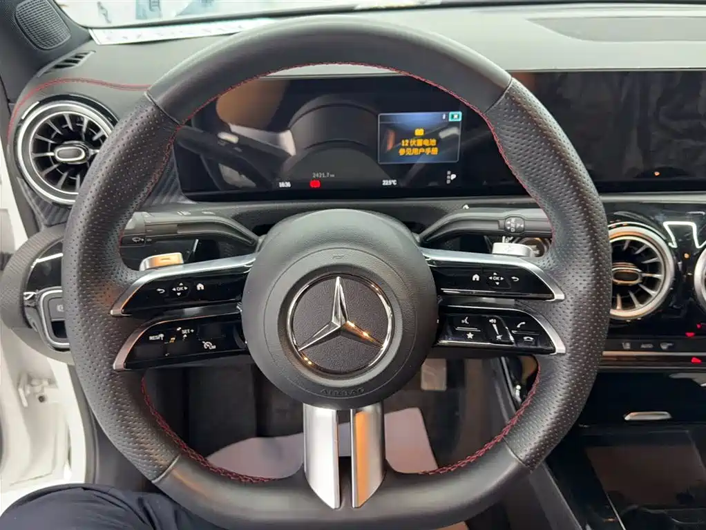 Mercedes-Benz A-Class 2023 A 200 L Fashion фото 4