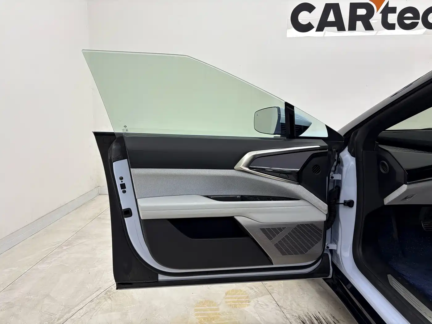 HiPhi Z 2023 2023 4-Seater Edition